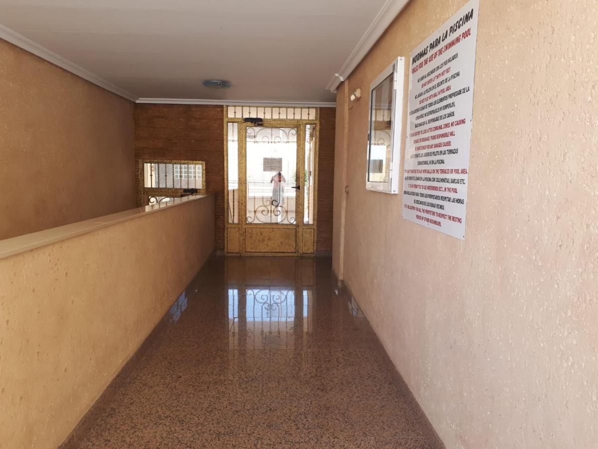 Apartamento 9 De Octubre Los Montesinos Exteriör bild